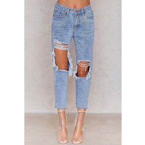 Nasty Gal Distressed Boyjean